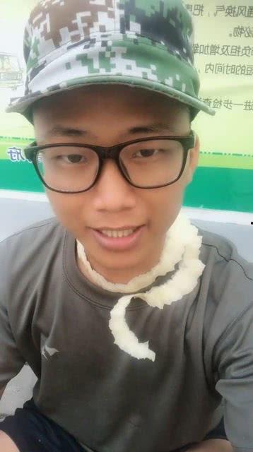 吃瓜唠嗑吃东西,一场味蕾与心灵的盛宴